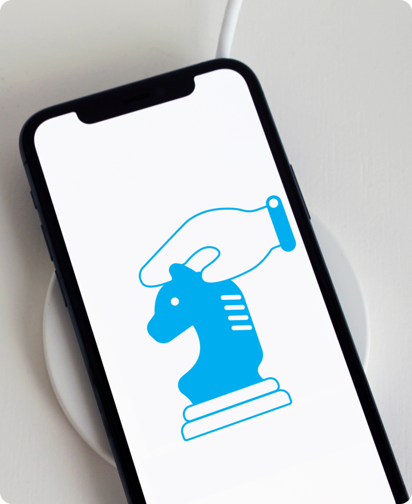 Logo de chessmark en un celular